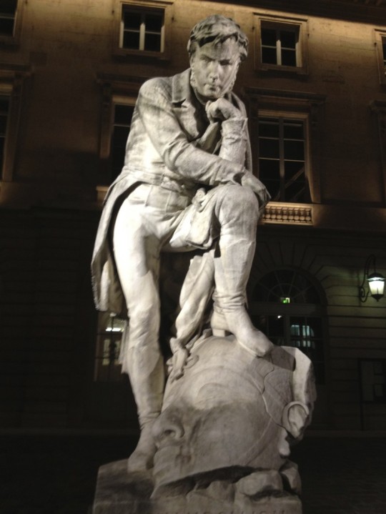 Statue de Champollion, dans la cour du Collège de France
