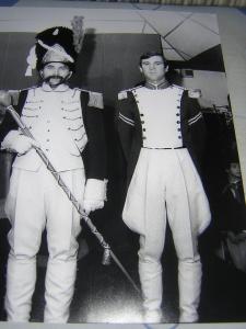 Le passage de canne par Cacaille, lors de l'intronisation.